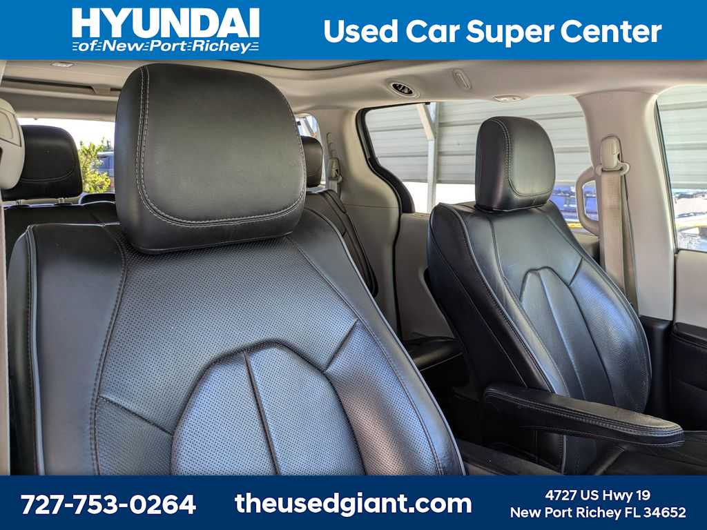 Thumbnail: 2018 Chrysler Pacifica - 6