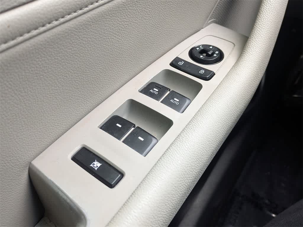 Thumbnail: 2015 Hyundai Sonata - 32