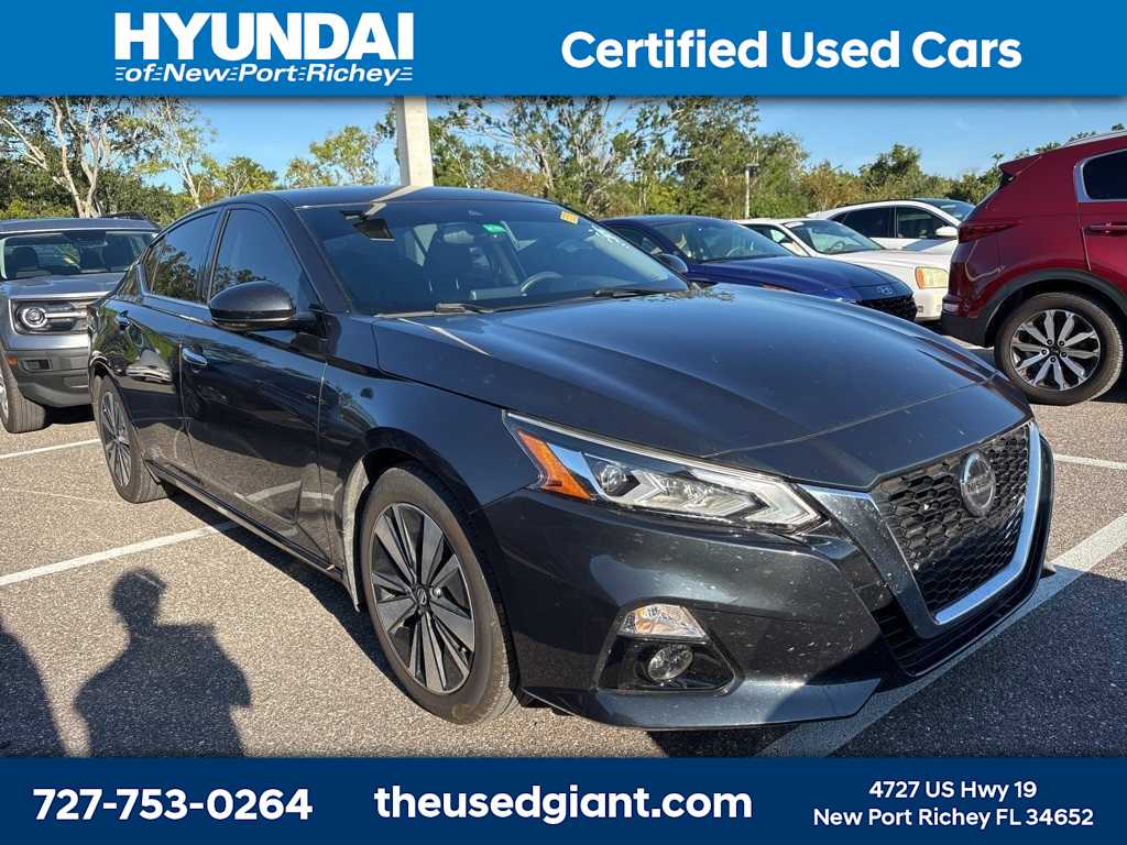 Thumbnail: 2020 Nissan Altima - 4