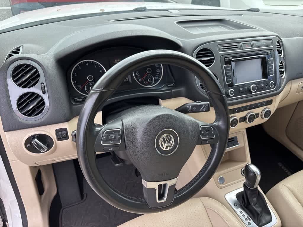Thumbnail: 2014 Volkswagen Tiguan - 12