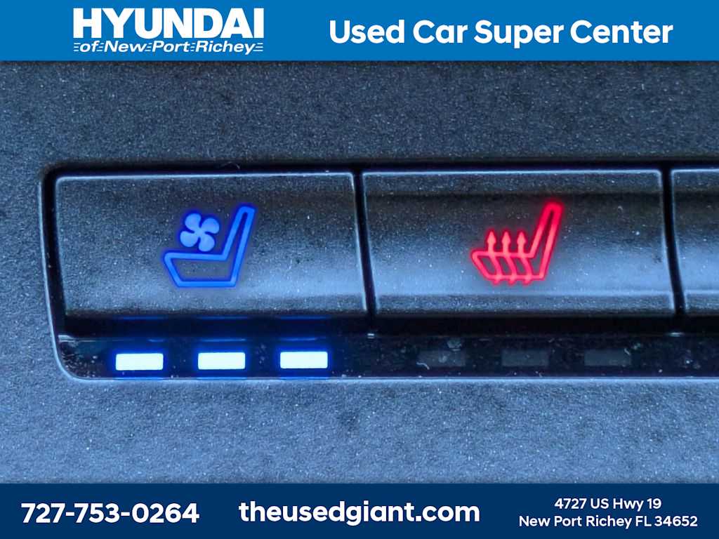 Thumbnail: 2020 Lincoln Nautilus - 32