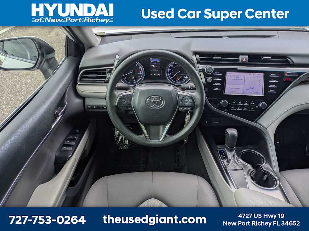 Thumbnail: 2019 Toyota Camry - 16