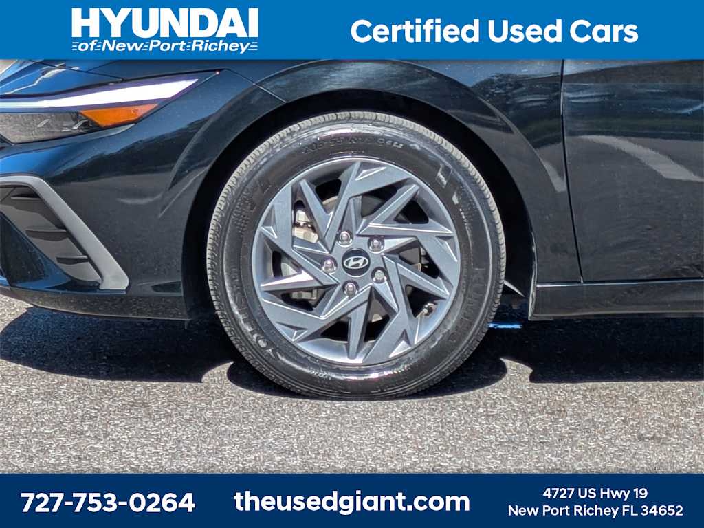 Thumbnail: 2024 Hyundai Elantra - 10