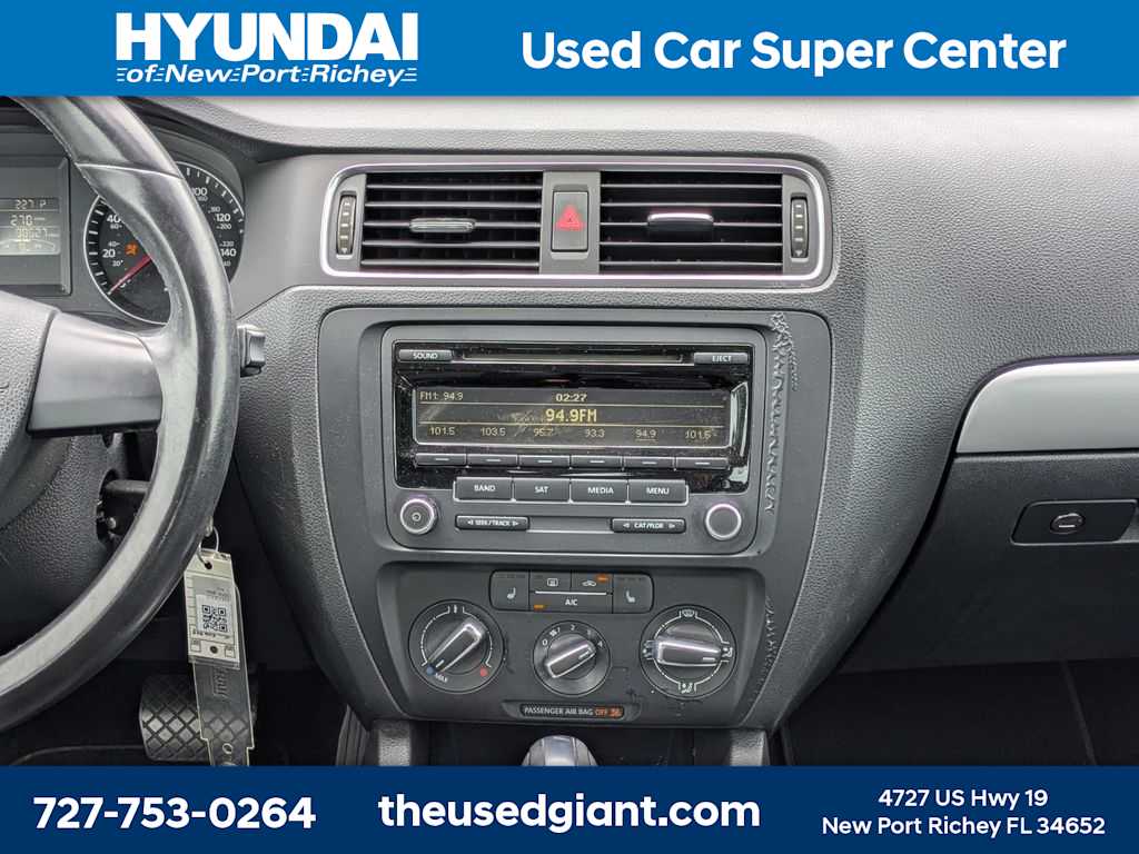 Thumbnail: 2014 Volkswagen Jetta - 18