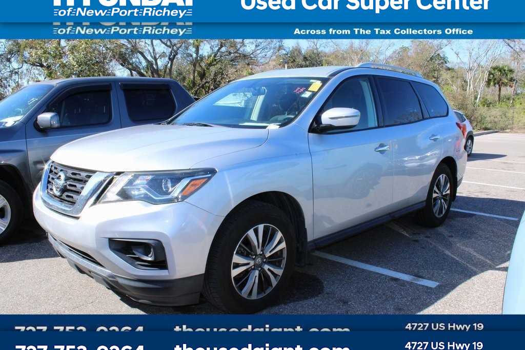 Thumbnail: 2020 Nissan Pathfinder - 1