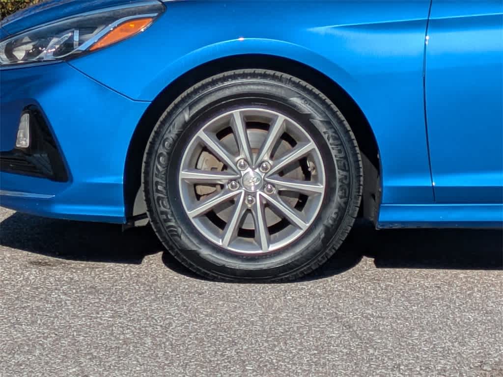 Thumbnail: 2019 Hyundai Sonata - 10