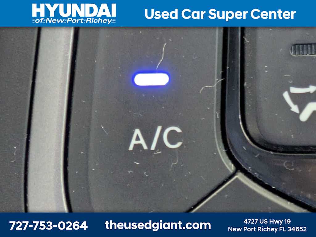 Thumbnail: 2015 Hyundai Elantra - 19