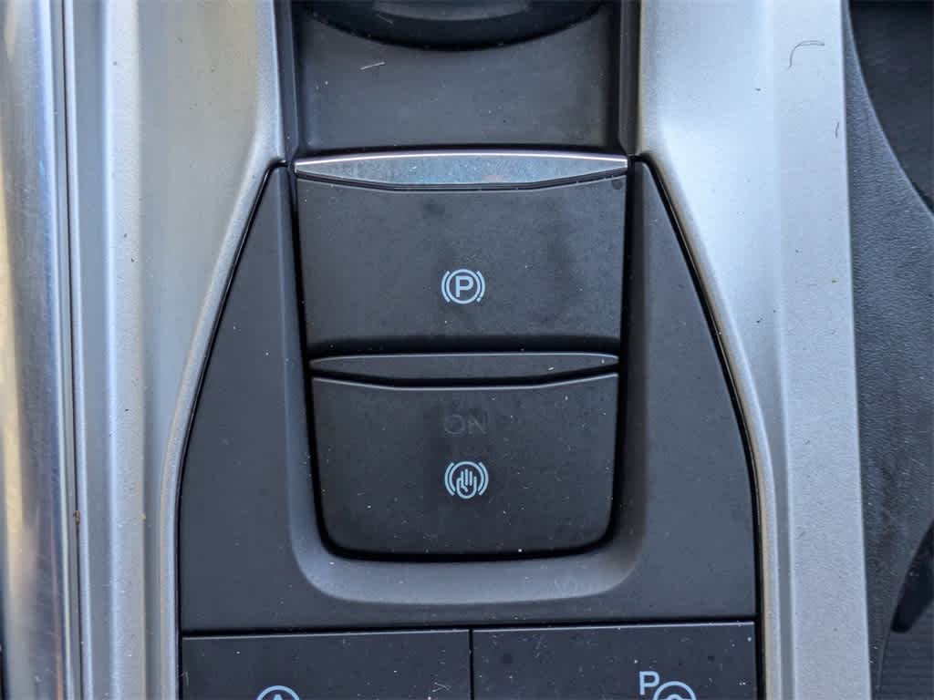 Thumbnail: 2020 Ford Explorer - 32