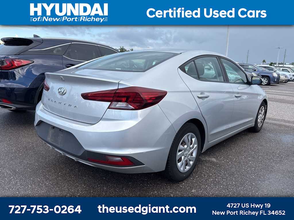 Thumbnail: 2019 Hyundai Elantra - 3