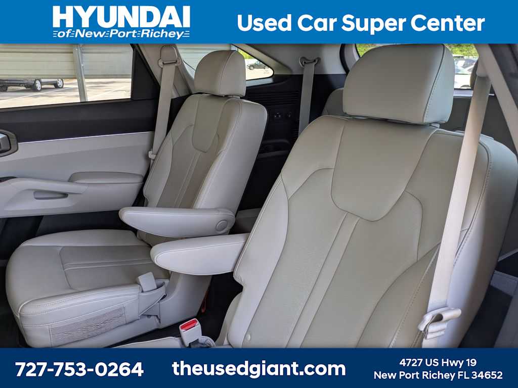 Thumbnail: 2023 Kia Sorento - 17