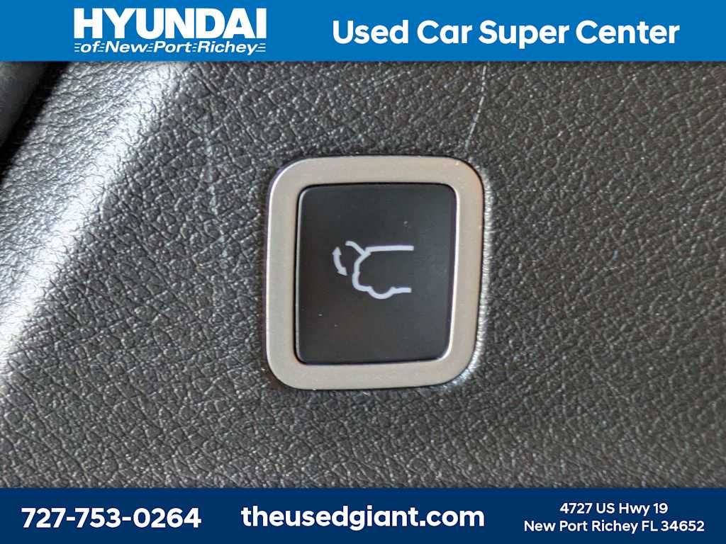 Thumbnail: 2022 Chrysler Pacifica - 13