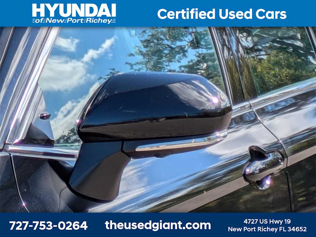 Thumbnail: 2022 Toyota Camry - 11