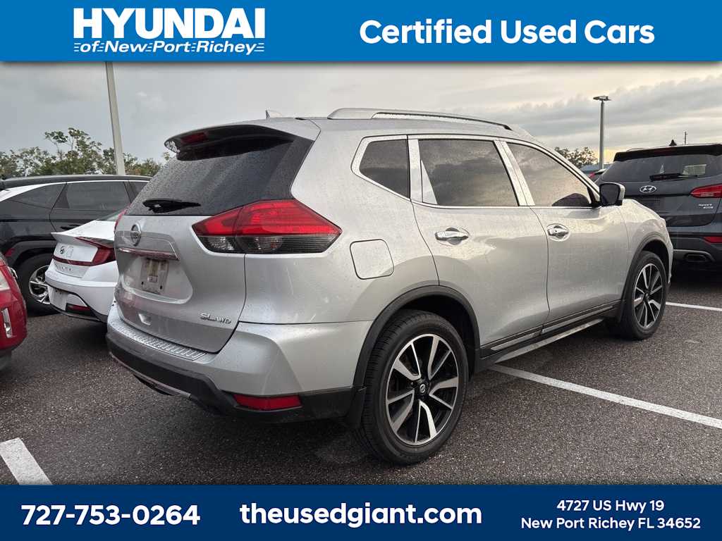 Thumbnail: 2017 Nissan Rogue - 3