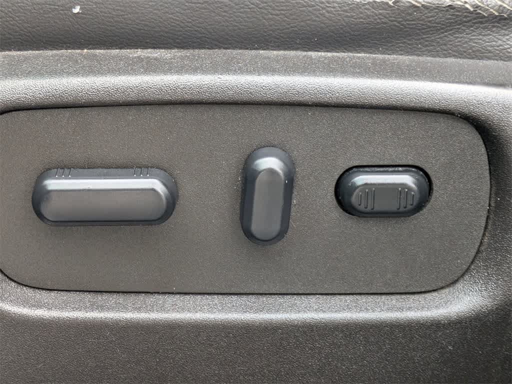 Thumbnail: 2015 Ford Explorer - 26