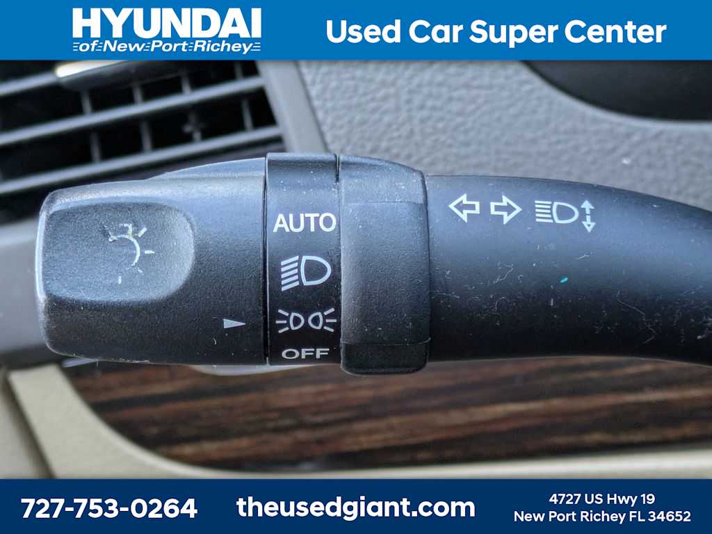 Thumbnail: 2010 Hyundai Santa Fe - 33