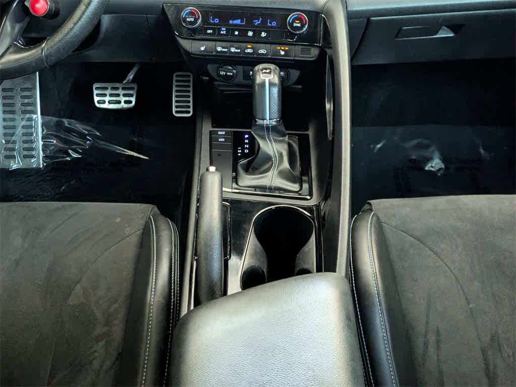 Thumbnail: 2023 Hyundai Elantra - 18