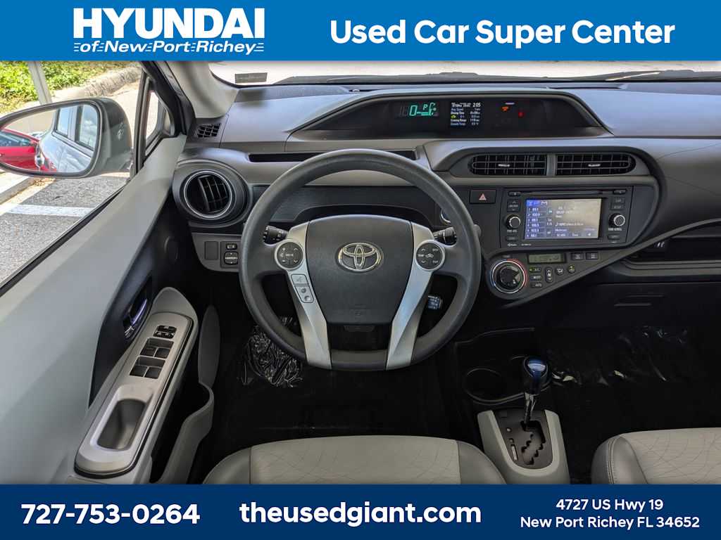 Thumbnail: 2012 Toyota Prius c - 17