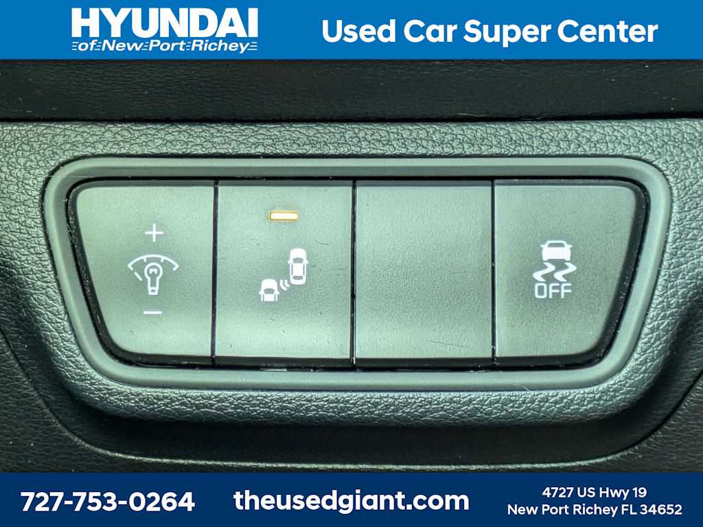 Thumbnail: 2022 Kia Forte - 27