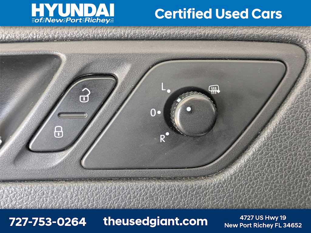Thumbnail: 2011 Volkswagen Jetta - 23