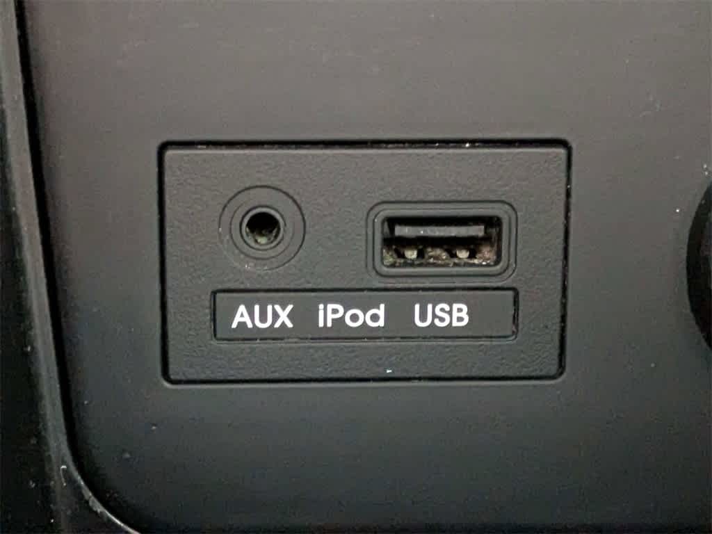 Thumbnail: 2013 Hyundai Accent - 21