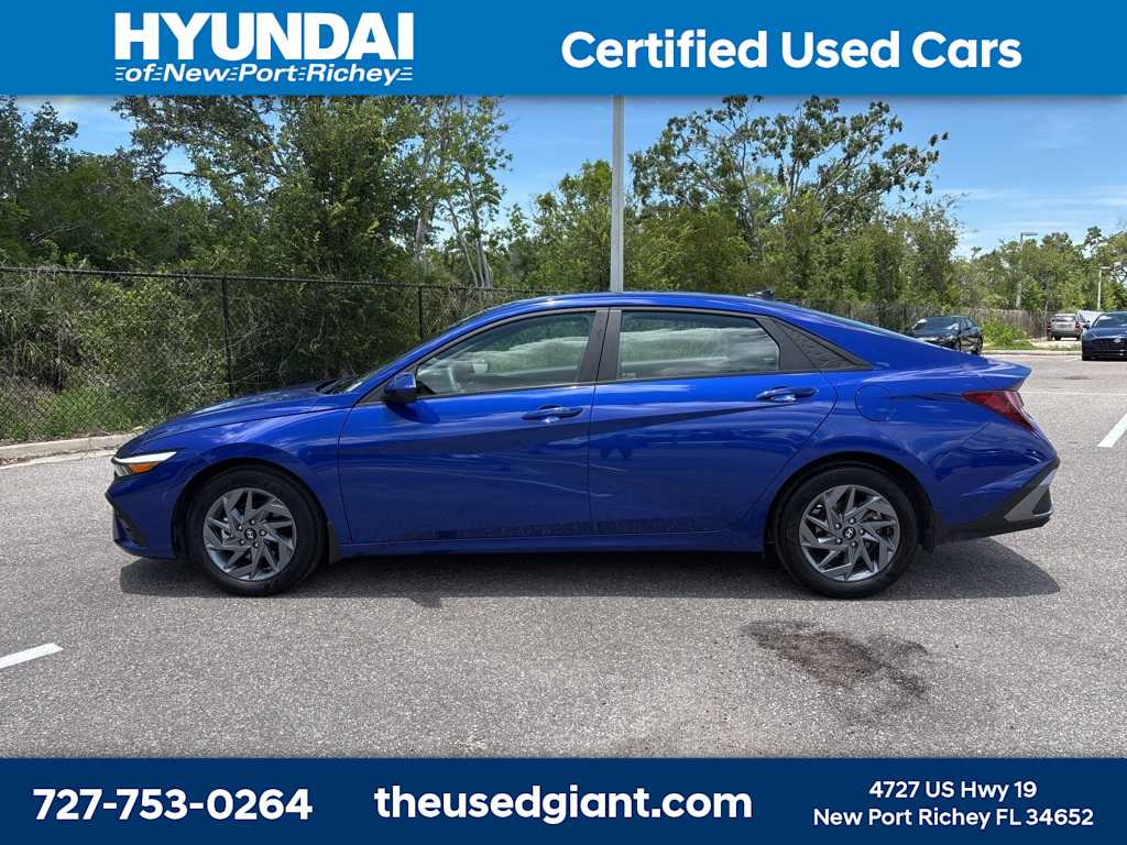 2024 Hyundai Elantra SEL 2