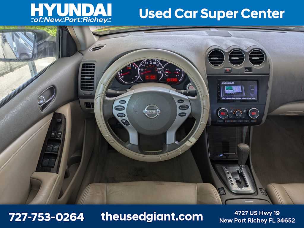 Thumbnail: 2010 Nissan Altima - 17