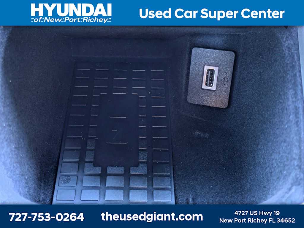 Thumbnail: 2020 Lincoln Nautilus - 33