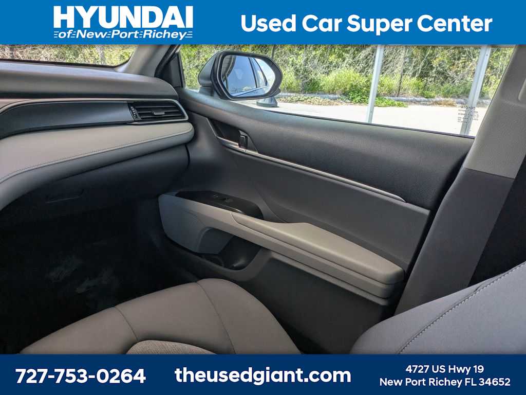 Thumbnail: 2022 Toyota Camry - 18