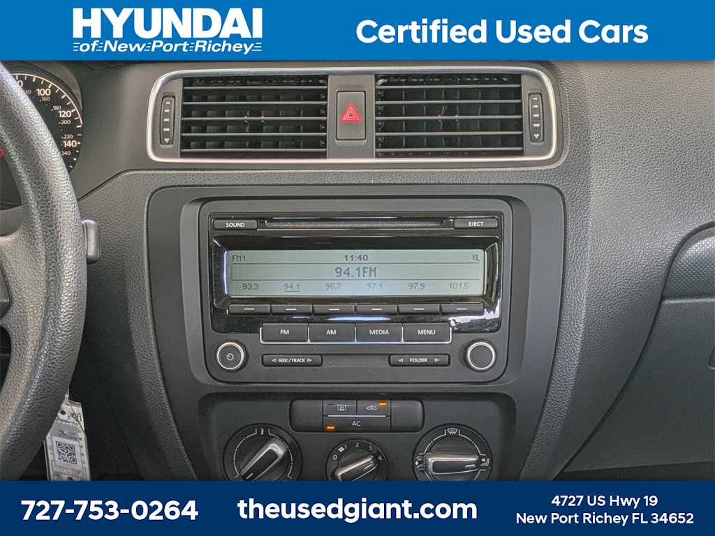 Thumbnail: 2011 Volkswagen Jetta - 19