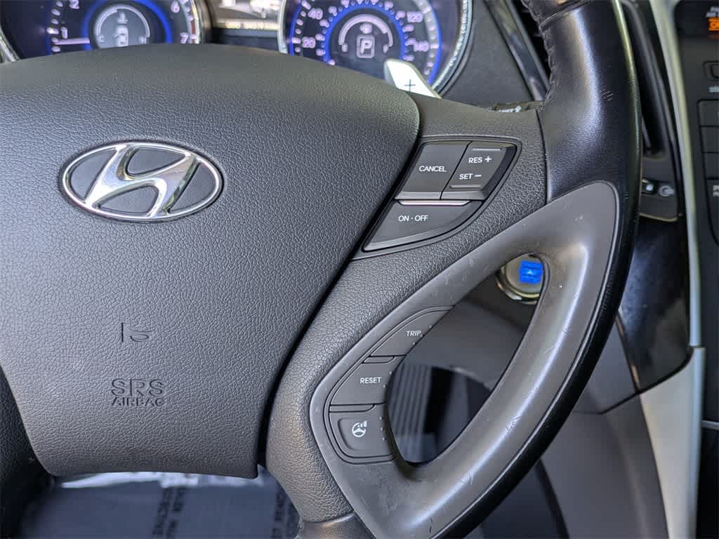 Thumbnail: 2014 Hyundai Sonata - 32