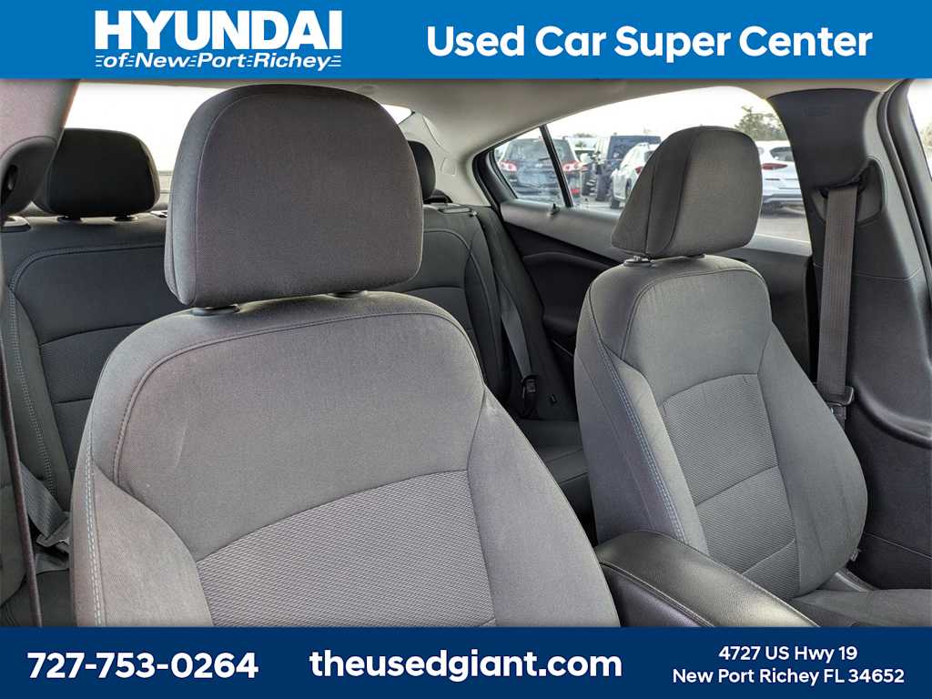 Thumbnail: 2017 Chevrolet Cruze - 6