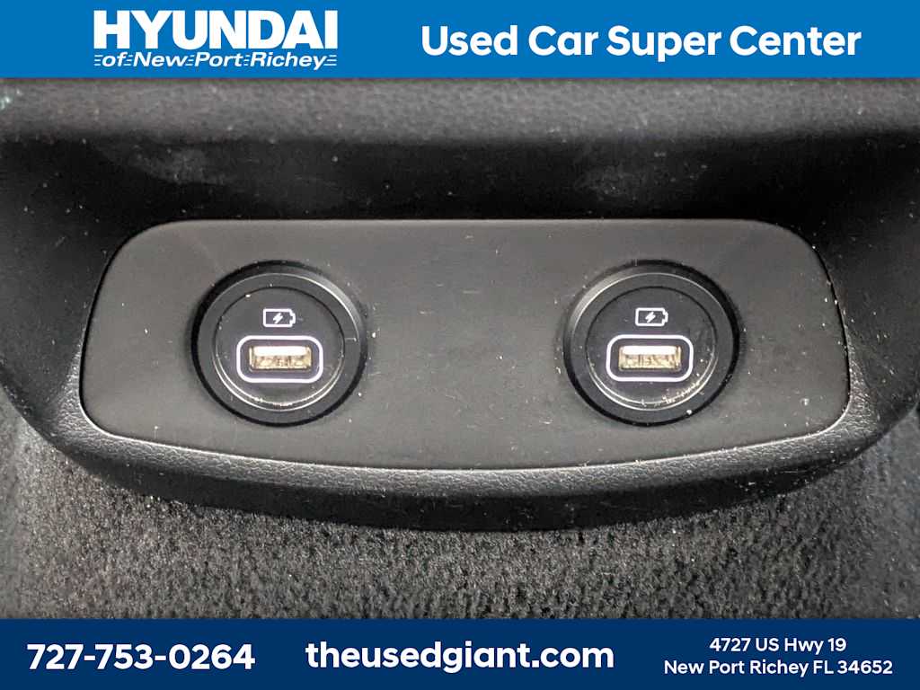 Thumbnail: 2022 Hyundai Santa Fe - 16