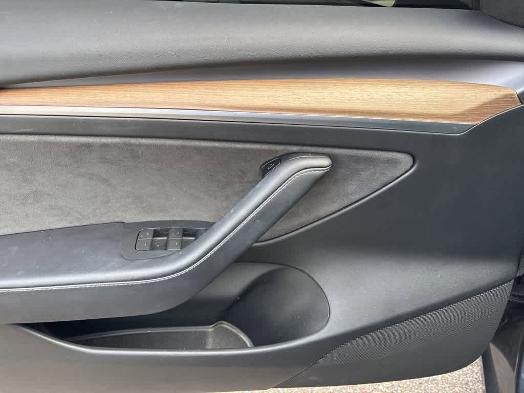 Thumbnail: 2023 Tesla Model 3 - 10