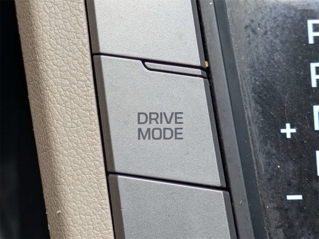 Thumbnail: 2017 Hyundai Elantra - 21