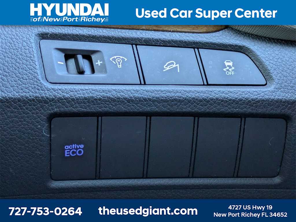 Thumbnail: 2014 Hyundai Santa Fe - 27