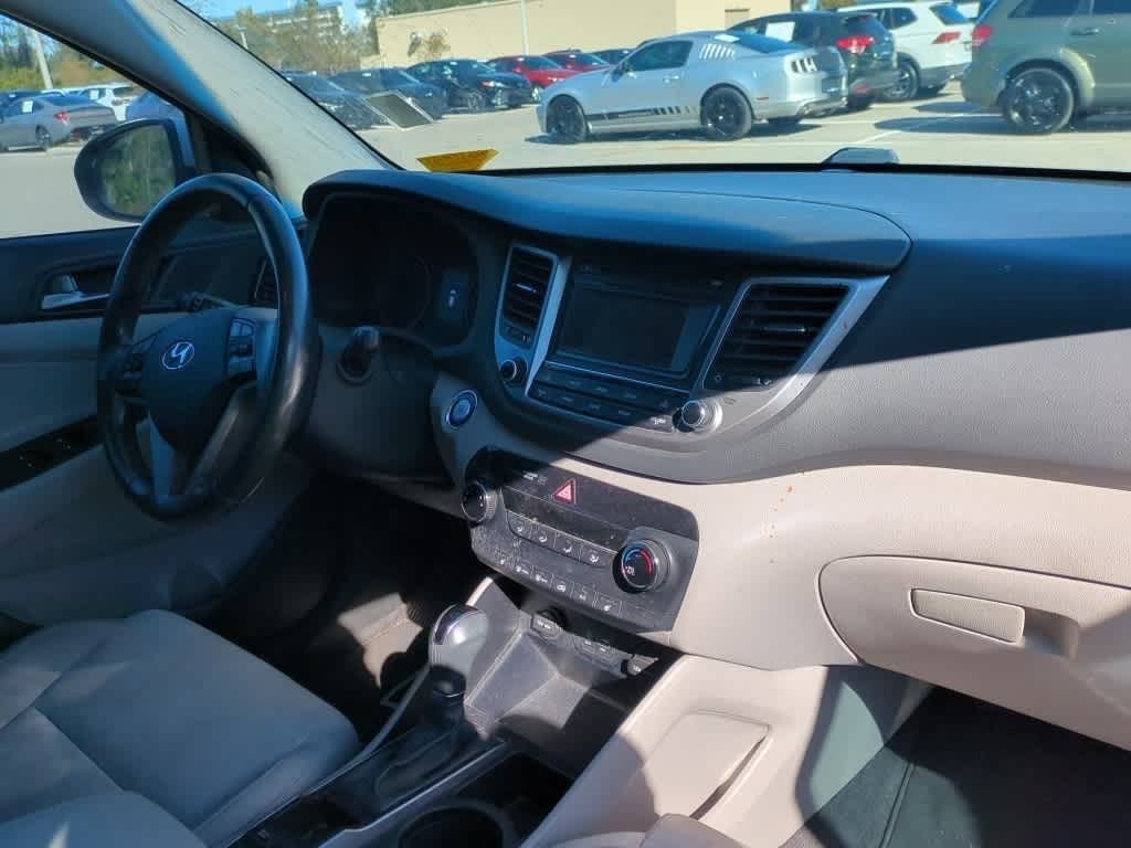 Thumbnail: 2017 Hyundai Tucson - 7