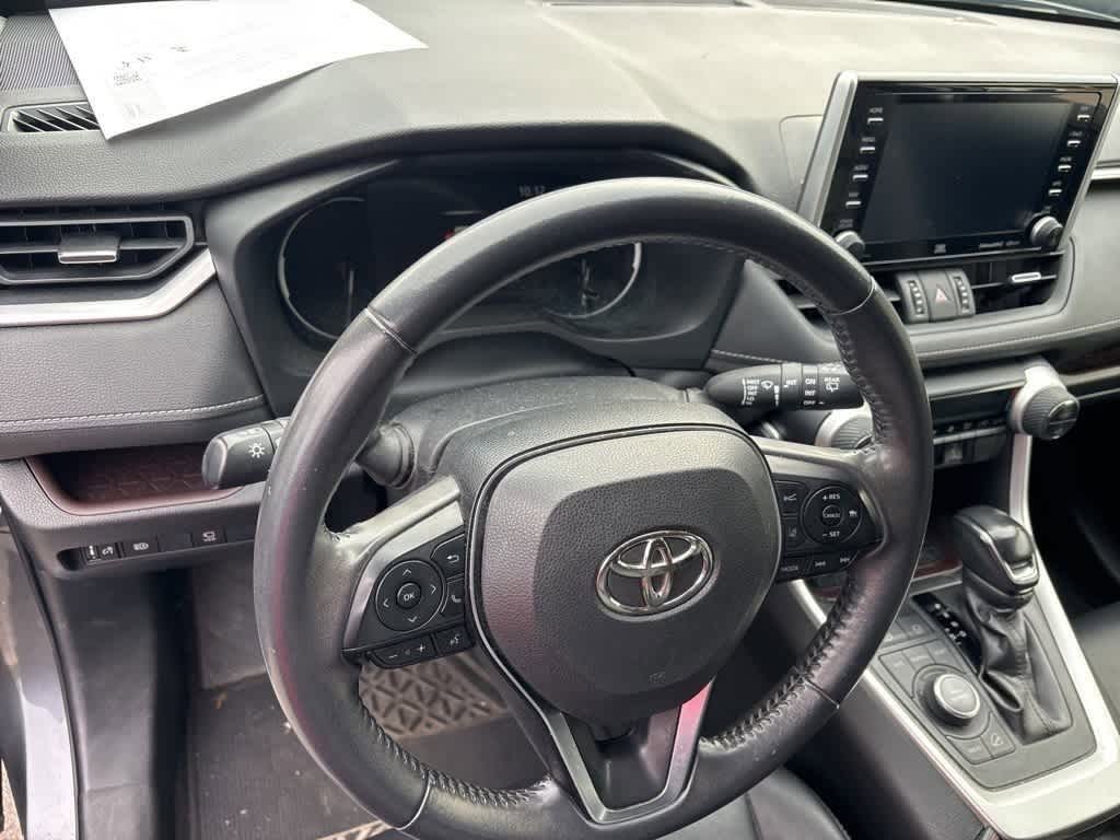 Thumbnail: 2019 Toyota RAV4 - 12