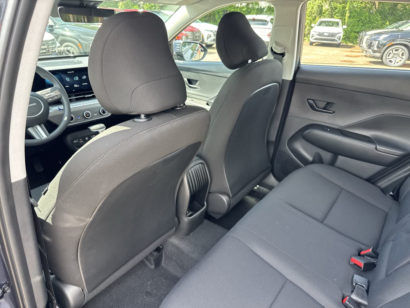 2025 Hyundai Kona SE 17