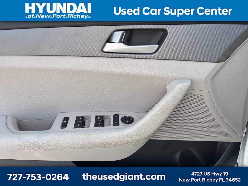 Thumbnail: 2016 Hyundai Sonata - 9