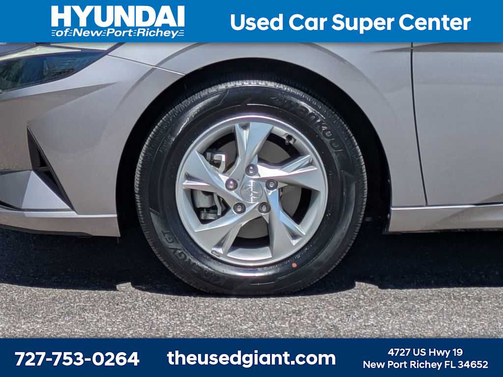 Thumbnail: 2023 Hyundai Elantra - 10