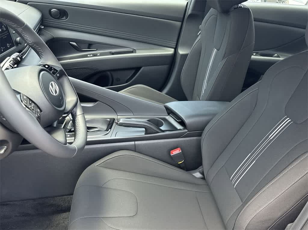 Thumbnail: 2025 Hyundai Elantra - 14