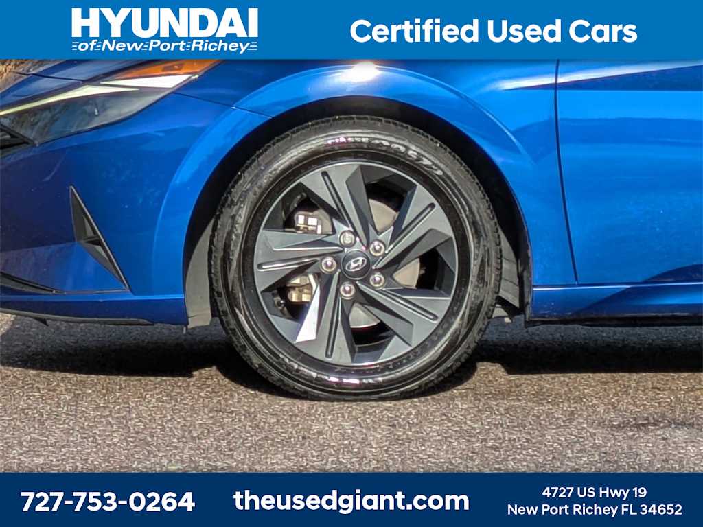 Thumbnail: 2023 Hyundai Elantra - 10