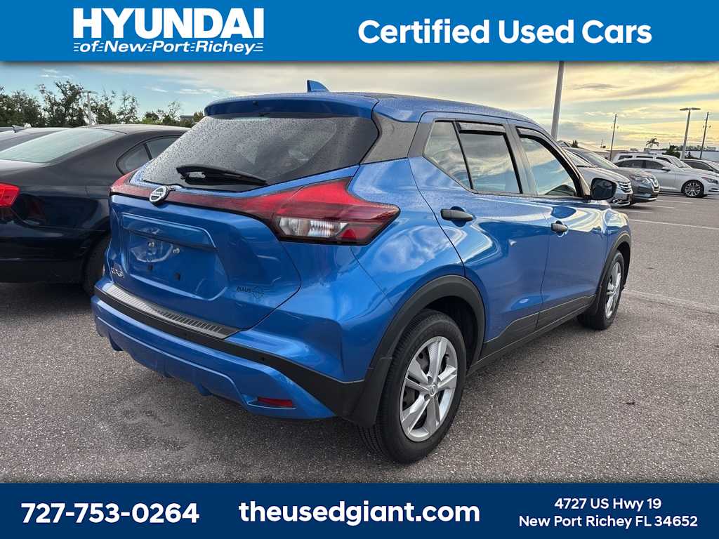 Thumbnail: 2021 Nissan Kicks - 3