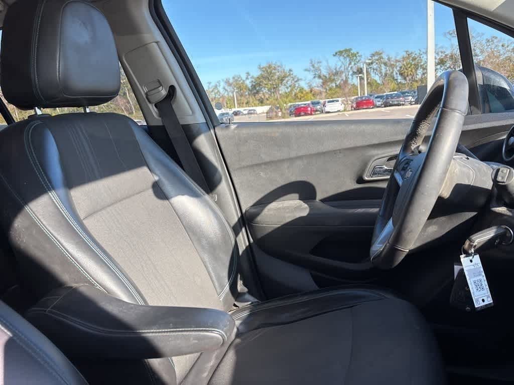 Thumbnail: 2016 Chevrolet Trax - 8