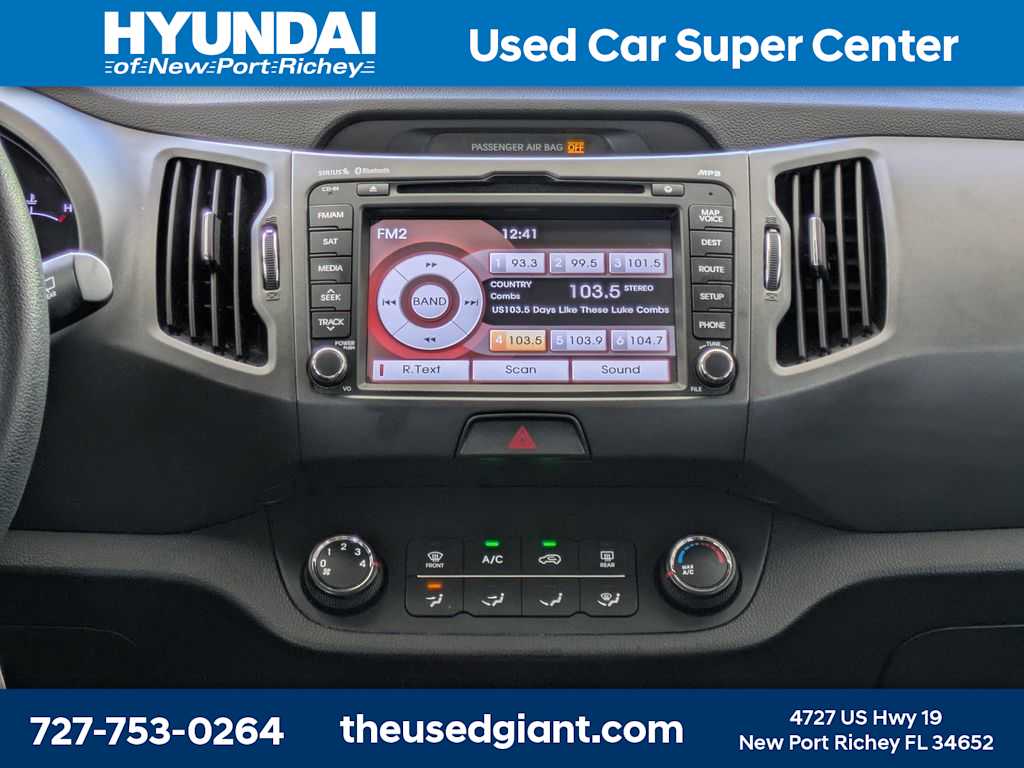 Thumbnail: 2011 Kia Sportage - 19