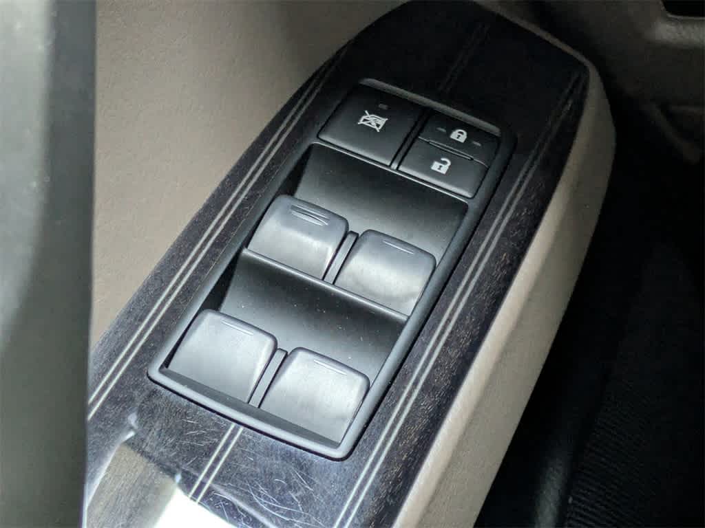 Thumbnail: 2021 Lexus GX - 35