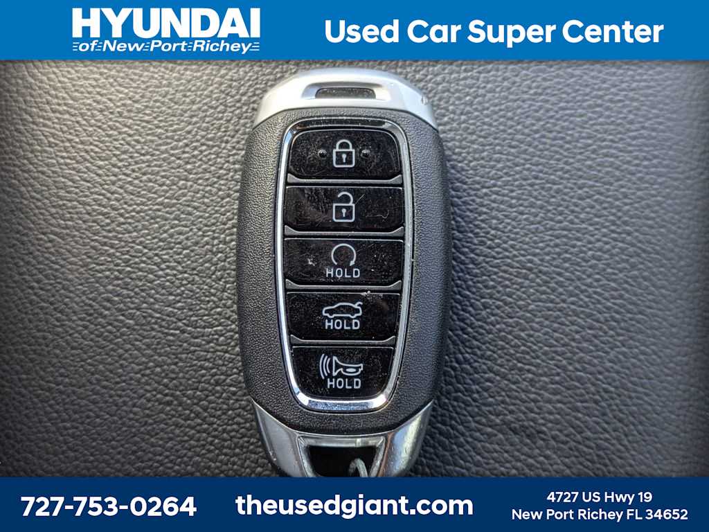 Thumbnail: 2022 Hyundai Elantra - 32