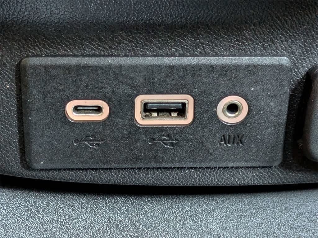 Thumbnail: 2020 Chevrolet Malibu - 21