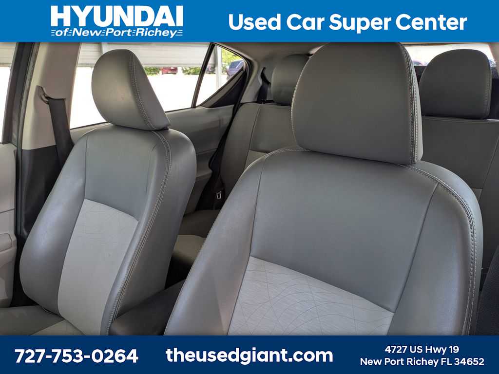 Thumbnail: 2012 Toyota Prius c - 7
