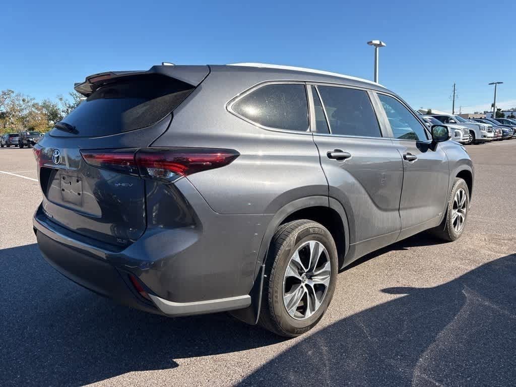 Thumbnail: 2025 Toyota Highlander - 3